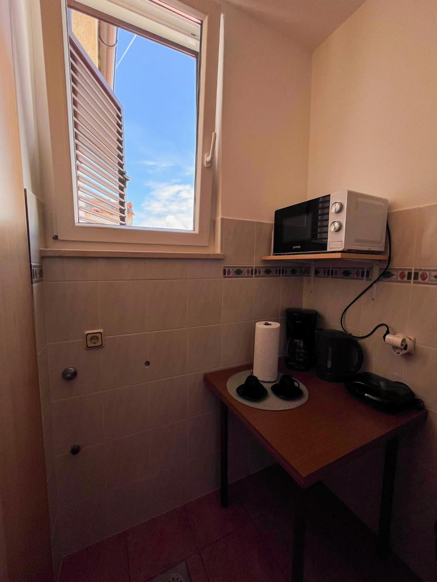 Marvil Cozy Rooms With Private Terrace And Free Parking Krk Town Exterior foto